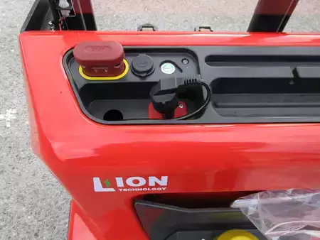 Apilador eléctrico 2025  Noblelift SWB-130D (6)