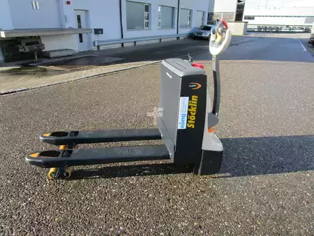Lavtløftende truck 2026  Crown WP 3210-1.6 Li-Ion (2)