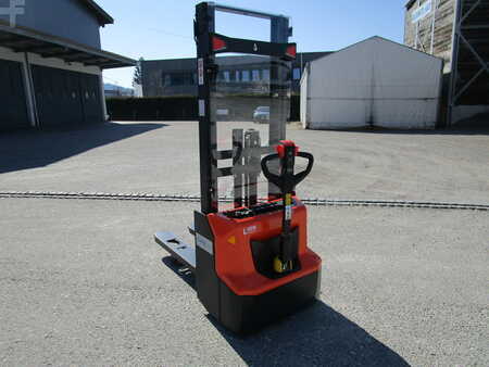 Ruční vysokozdvižný vozík 2024  Noblelift SWB-130D (3)