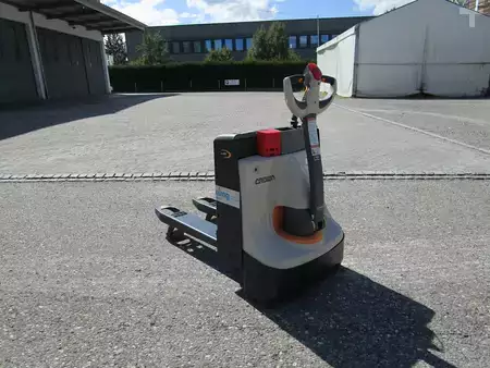 Transpalettes électriques 2026  Crown WP 3210-1.6 GL=1'000 / Nassbatterie (2)