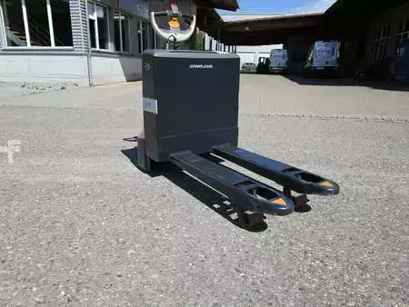 Transpalettes électriques 2026  Crown WP 3210-1.6 GL=1'000 / Nassbatterie (6)