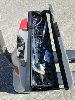 Transpalettes électriques 2026  Crown WP 3210-1.6 GL=1'000 / Nassbatterie (8)
