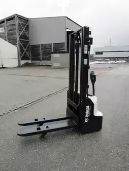 Stacker pedestre 2026  Bobcat LSM12N-7i (1)