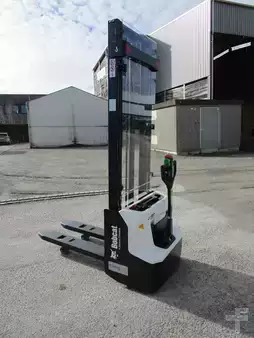 Stacker pedestre 2026  Bobcat LSM12N-7i (3)