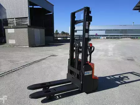 Apilador eléctrico 2026  Noblelift SWB-130D (1)