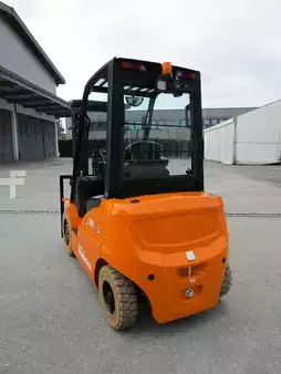 Eléctrica de 4 ruedas 2026  HC (Hangcha) XE-Serie (CPD25-XEY2HA-SI) (3)