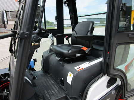 Diesel truck 2024  Bobcat D30 NXS (7)