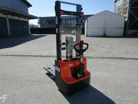 Ruční vysokozdvižný vozík 2024  Noblelift SWB-130D (3)