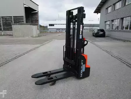 Apilador eléctrico 2026  Noblelift SWB-130D (1)