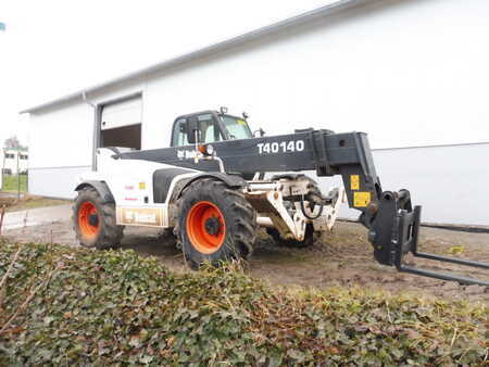 Chariots téléscopiques fixes - Bobcat T40140 (2)