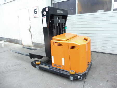 Autres 2005 Crown LP3010 (2)