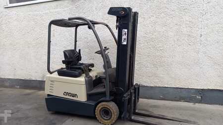 Chariots électriques à 3 roues 2004 Crown SC3220-1.3 (1)