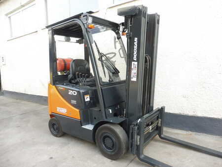 Gas gaffeltruck 2012  Doosan G20SC-5 (3)