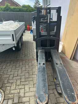 Hochhubwagen 2013  Crown DT3040 (1)