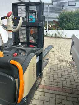 Hochhubwagen 2013  Crown DT3040 (2)