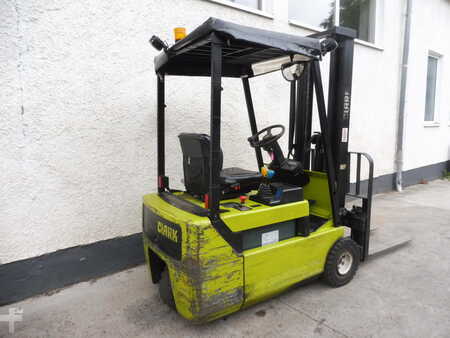 Chariots électriques à 3 roues 1996  Clark CTM16S (2)