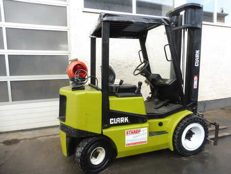 Gasoltruck 2001 Clark CGP25 (2)