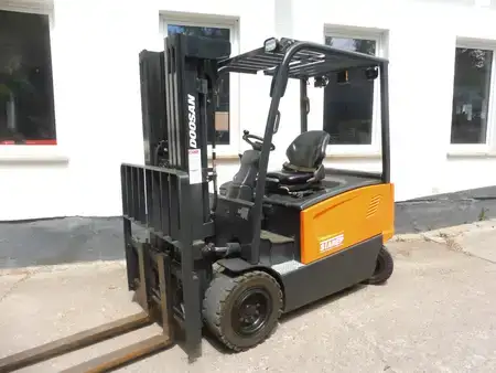 Sähkö - 4 pyör 2018  Doosan B30X-7 (2)