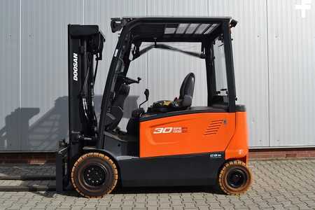 Chariots électriques à 4 roues 2018  Doosan B30X-7AC (Nr. E2680) (2)