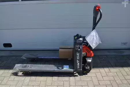 Porta-paletes elétrico 2025  Linde MT15C (Nr. L3204) (2)