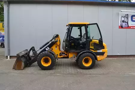 Sonstige 2016  JCB 406 (Nr. D2831) (2)