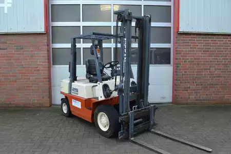 Dieselový VZV 1998  Nissan FJ02A25U (Nr. D3230) (3)