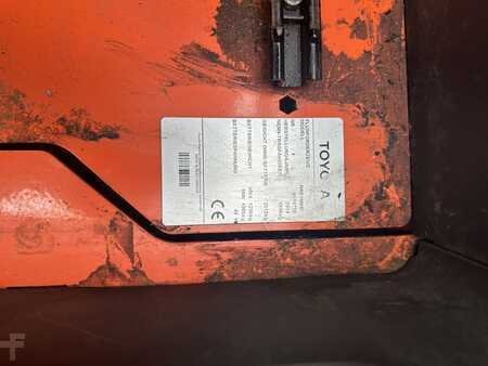 Schubmaststapler 2017 BT RRE160HC (2)