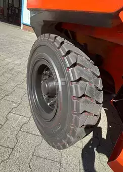 Dieselstapler 2014  Toyota 42-7FD45 (5)