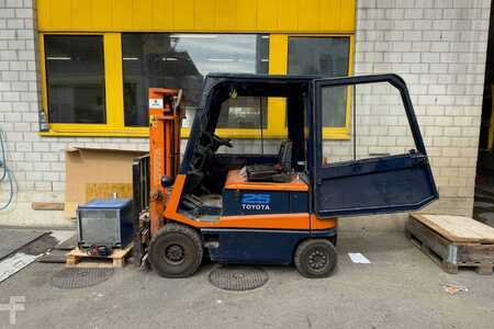 Electric - 4 wheels 1991  Toyota FBM 25 (2)