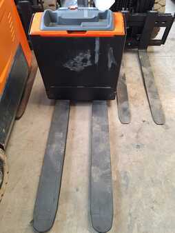 Nízkozdvižný vozík 2023 Toyota LWE 160 (2)