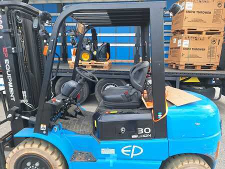 Elektro čtyřkolový VZV 2021 EP Equipment EFL302 (2)