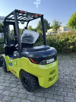 Elektro 4 Rad 2026  Clark L30XE (2)