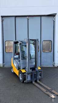 Treibgasstapler 2006 Jungheinrich TFG316 (2)