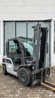 LPG VZV 2009  Nissan J1F4A450LY (3)