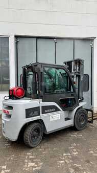 LPG VZV 2009  Nissan J1F4A450LY (5)