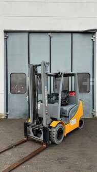 Treibgasstapler 2018 Jungheinrich TFG320s (1)