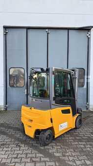 Treibgasstapler 2019 Jungheinrich EFG320x (4)