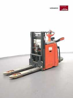 Stapelaars 2021  Linde D10AP-1163-01 (2)