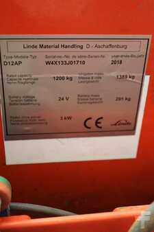 Stackers Stand-on 2018  Linde D12AP-133-01 (6)
