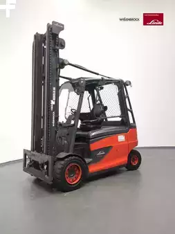 El truck - 4 hjulet 2018  Linde E50HL-388-01 (1)