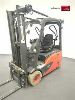 3-wiel elektrische heftrucks 2020  Linde E16-386-02 (1)