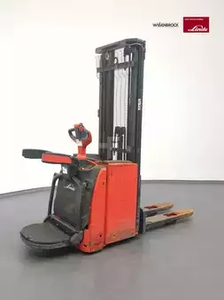 Stacker de condutor em pé 2020  Linde L14AP-1173-01 (1)