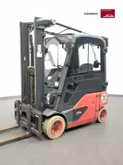 Elektromos 4 kerekű 2019  Linde E16P-386-02 (1)
