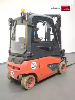 Elektromos 4 kerekű 2019  Linde E16P-386-02 (2)