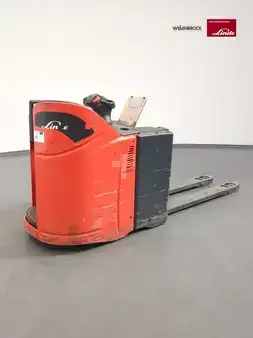 Stoccatori uomo a piedi 2021  Linde T20SP-131-01 (1)