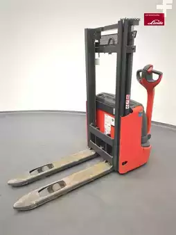 VZV s plošinou pro řidiče 2023  Linde L10B-1172-01 (2)