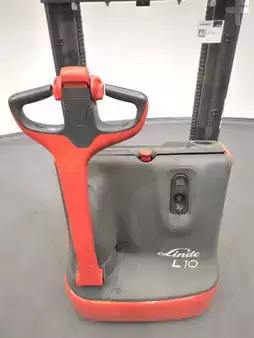 VZV s plošinou pro řidiče 2023  Linde L10B-1172-01 (3)