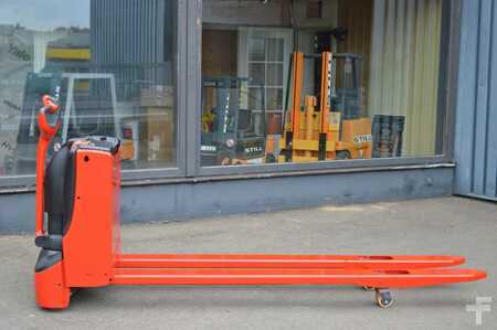 Niederhubwagen-Linde-T16 Batterie Bj2023