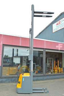 Hochhubwagen 2018  Jungheinrich EJC 212 (3)