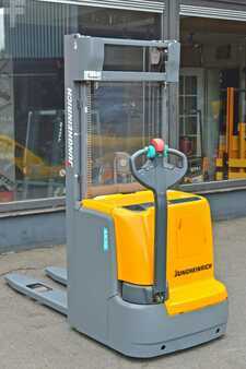 Hochhubwagen 2018  Jungheinrich EJC 212 (5)
